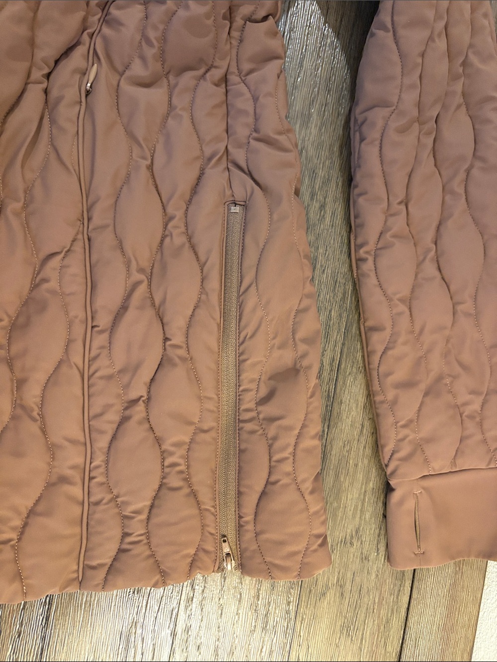 NWT [Halara] PuffFlex Long Sleeve Thumb Hole Quilted Jacket Brown Women’s L - Picture 10 of 16